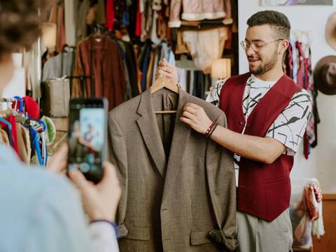 Secondhand Vintage Kläder Sverige.jpg