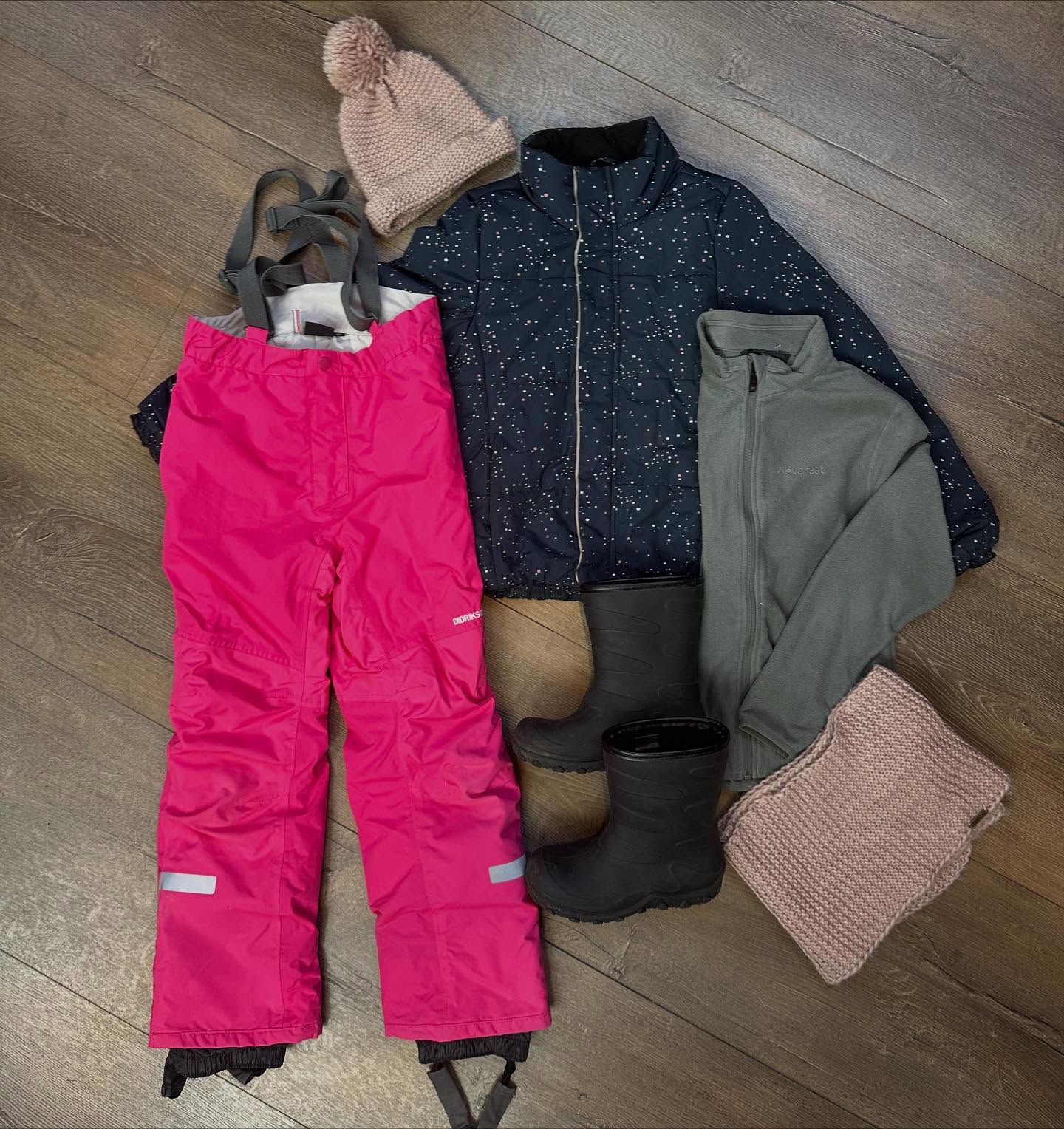 Småtting Second Hand i Karlskrona Barnkläder Vinter.jpg